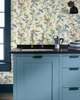 🌿 Malá proměna, velký efekt! Všimli jste si, jak dokáže správně vybraný odstín od Little Greene proměnit kompletní kuchyň?...